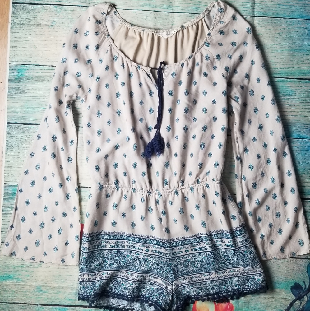 Blu Pepper floral boho romper shorts size M